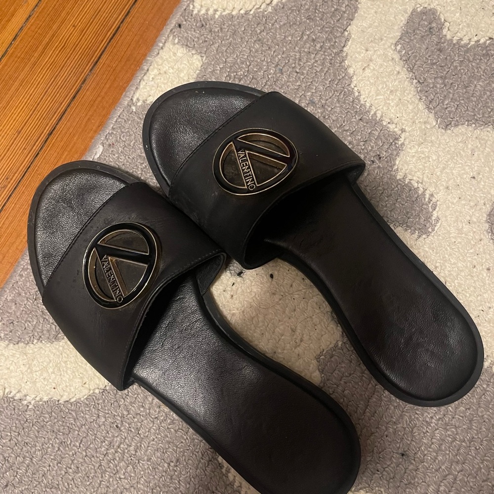 Valentino Slides